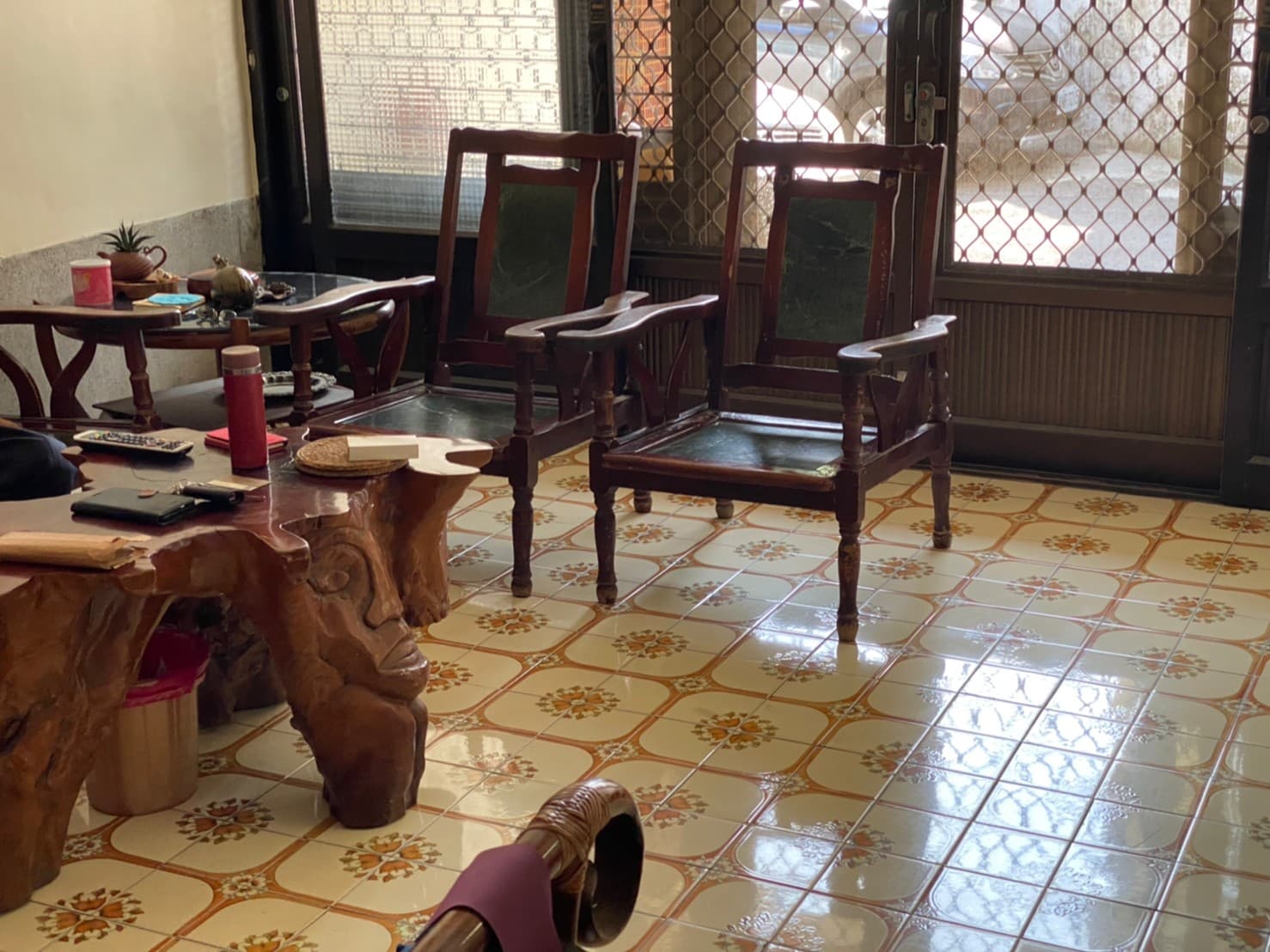 老屋翻新案例：客廳地板照